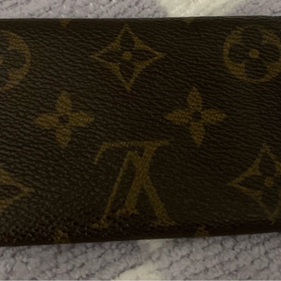 LOUIS VUITTON Monogram Multiple Key Holder - Picture 3 of 13